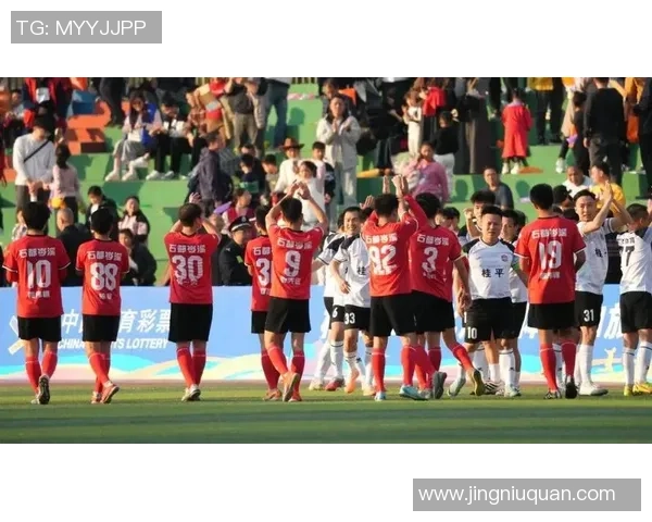 足球开枪：当绿茵场上的激情与冲突交织成一场意外的悲剧